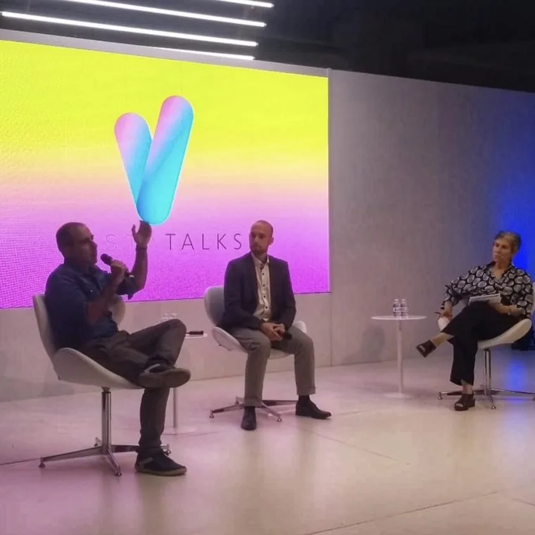 Palestra de Roberto Calderon com Rafael Kiso para plateia de lojistas